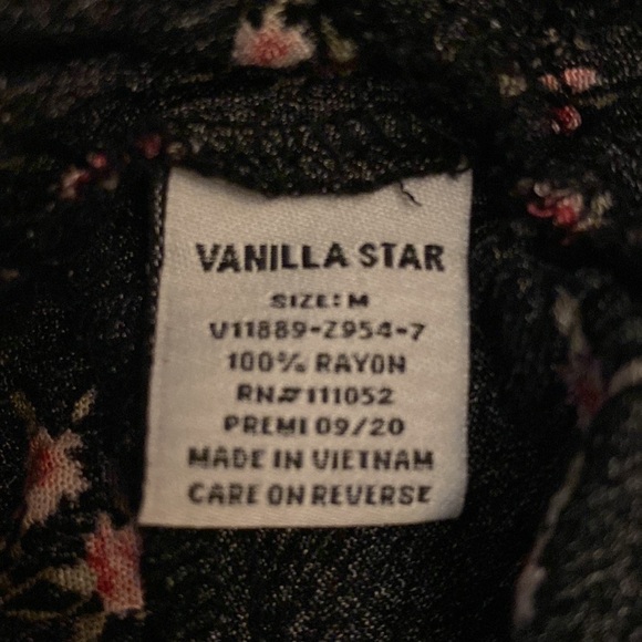 Vanilla Star Floral Boho Cropped Blouse - Picture 13 of 14